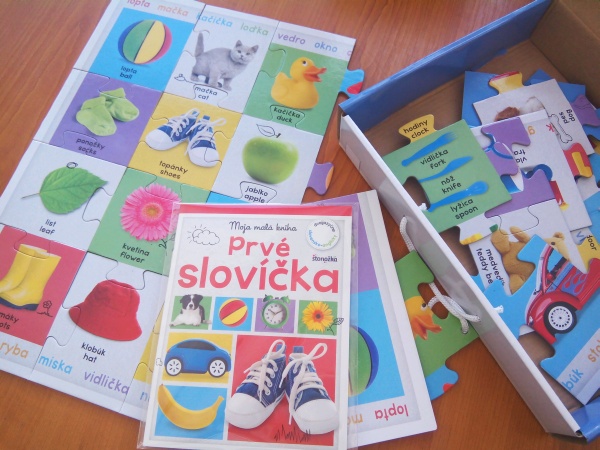 Prvé slovíčka veľké puzzle kufrík